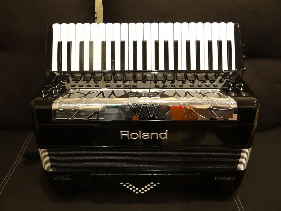 ROLAND FR8X